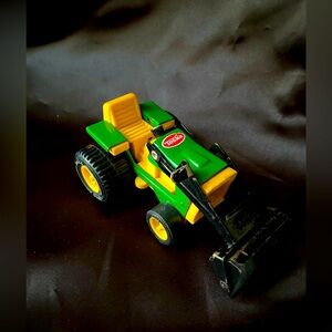 Tonka Green & Yellow scoop Tractor Excellent Condition